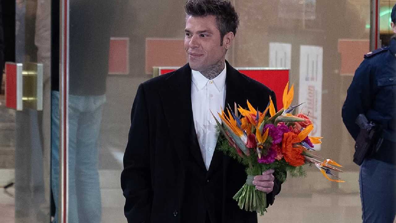 Fedez-Lenti-A-Contatto