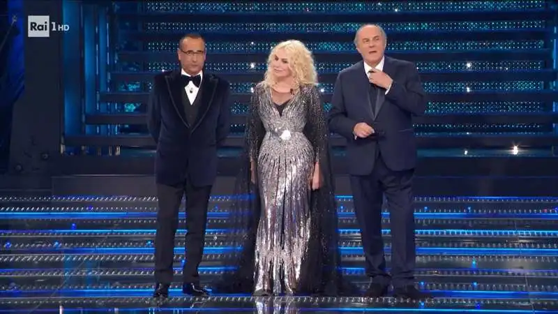 Sanremo-2025-prima-serata-Carlo-Conti-Antonella-Clerici-e-Gerry-Scotti-1