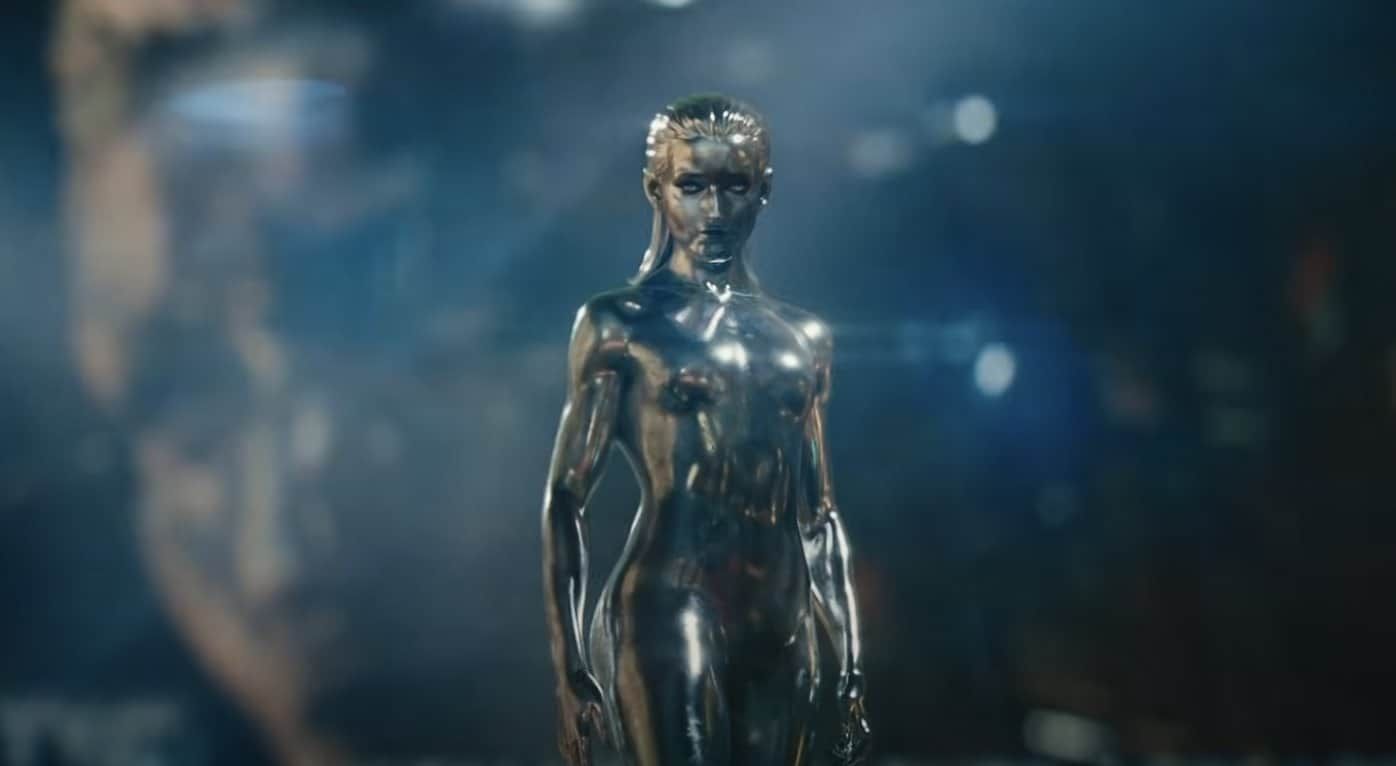 fantastici-4-silver-surfer-tornerA-film-julia-garner-rompe-silenzio-v3-795631