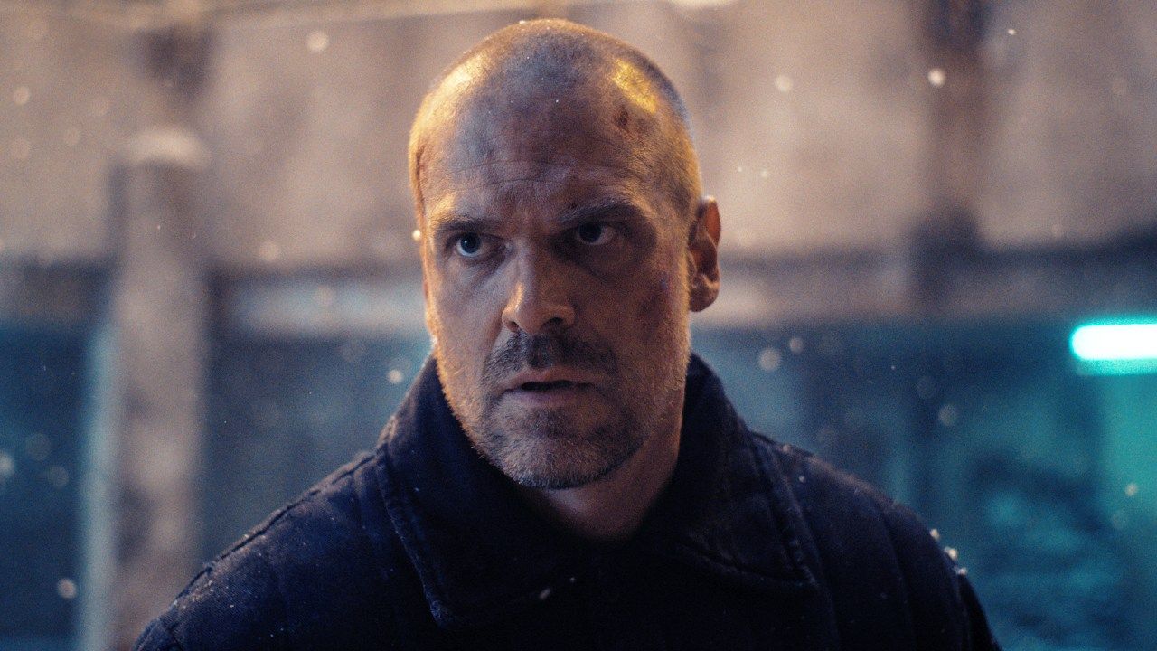stranger-things-david-harbour-hopper-doveva-suicidarsi-stagione-1-v3-795596