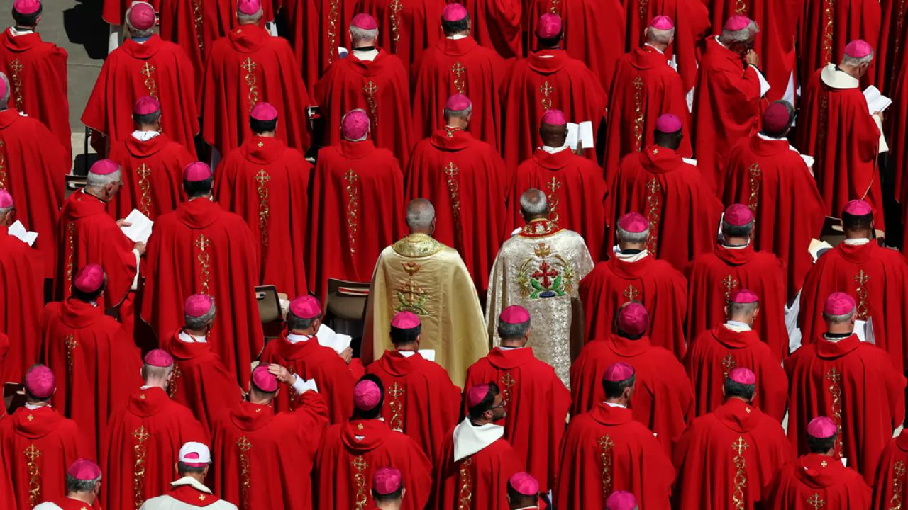 conclave-perchE-clamoroso-ritardo-fumata-cosa-aspettarsi-oggi-v3-798642