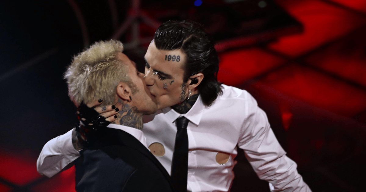 rosa-chemical-svela-retroscena-bacio-fedez-sanremo-video-v3-798059